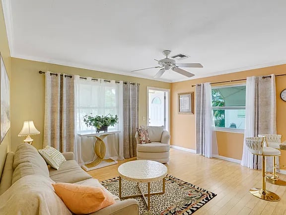 1502 N Ocean Breeze N
