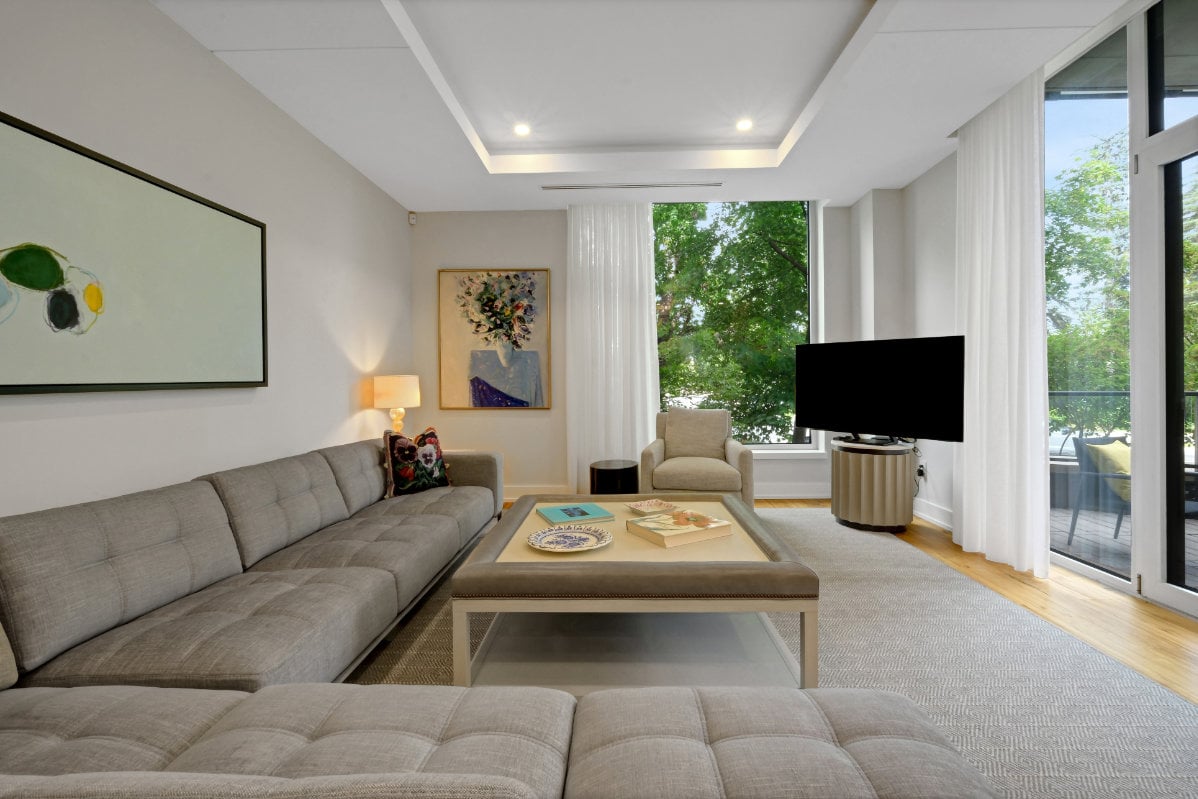 105-1 Fifth Ave