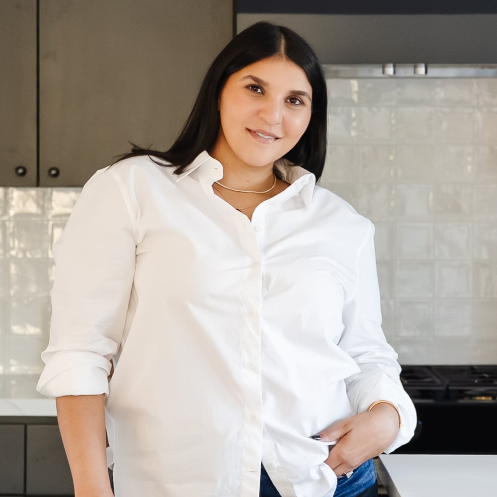 Kimia Parvaresh Beverly Hills, CA Real Estate Agent Headshot