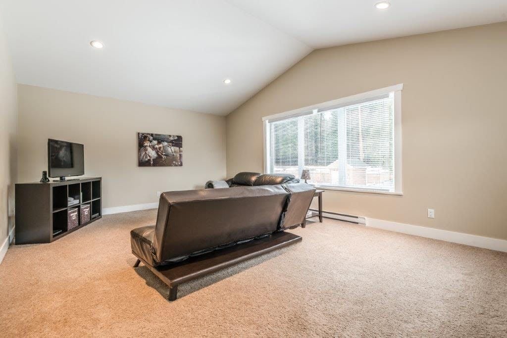 1002 Cypress Pl
