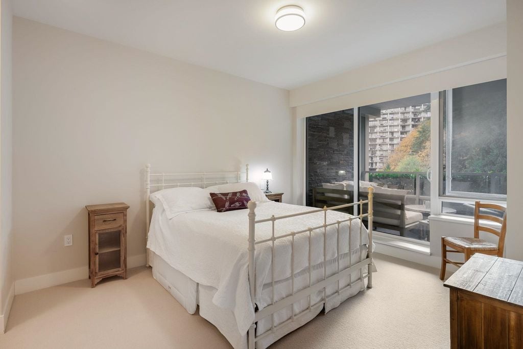 888 Arthur Erickson Pl, #404