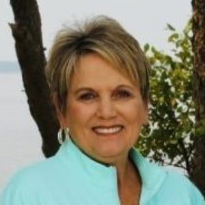 Mitzi DeJarnette Clarksville, VA Real Estate Agent Headshot