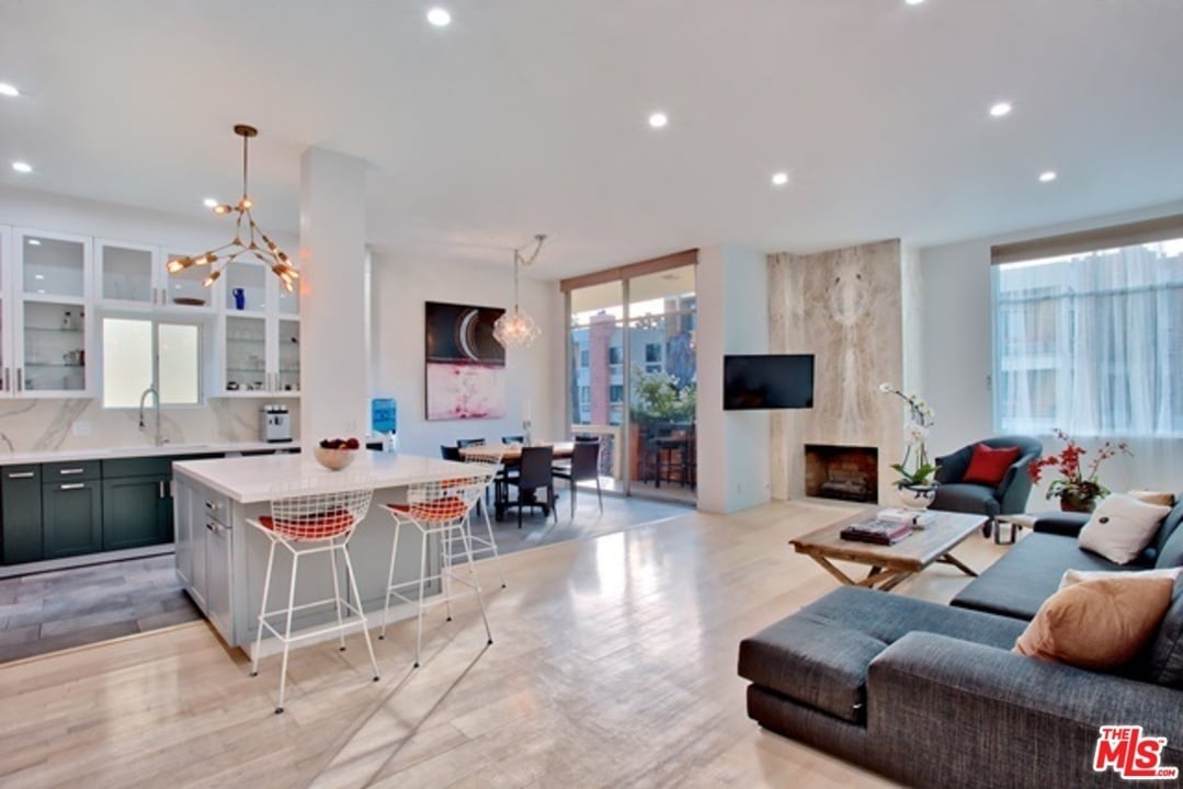 11970 Montana Ave #301