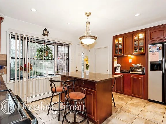 327 Acre Ln