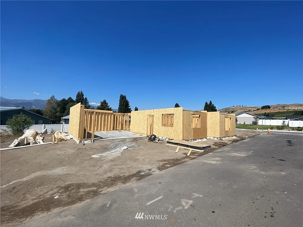 14 Jonagold Ln