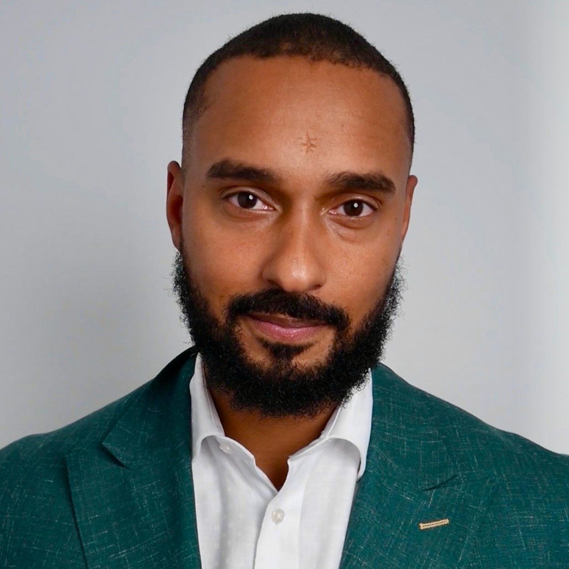 Herson Martinez Providence RI, Real Estate Agent Headshot