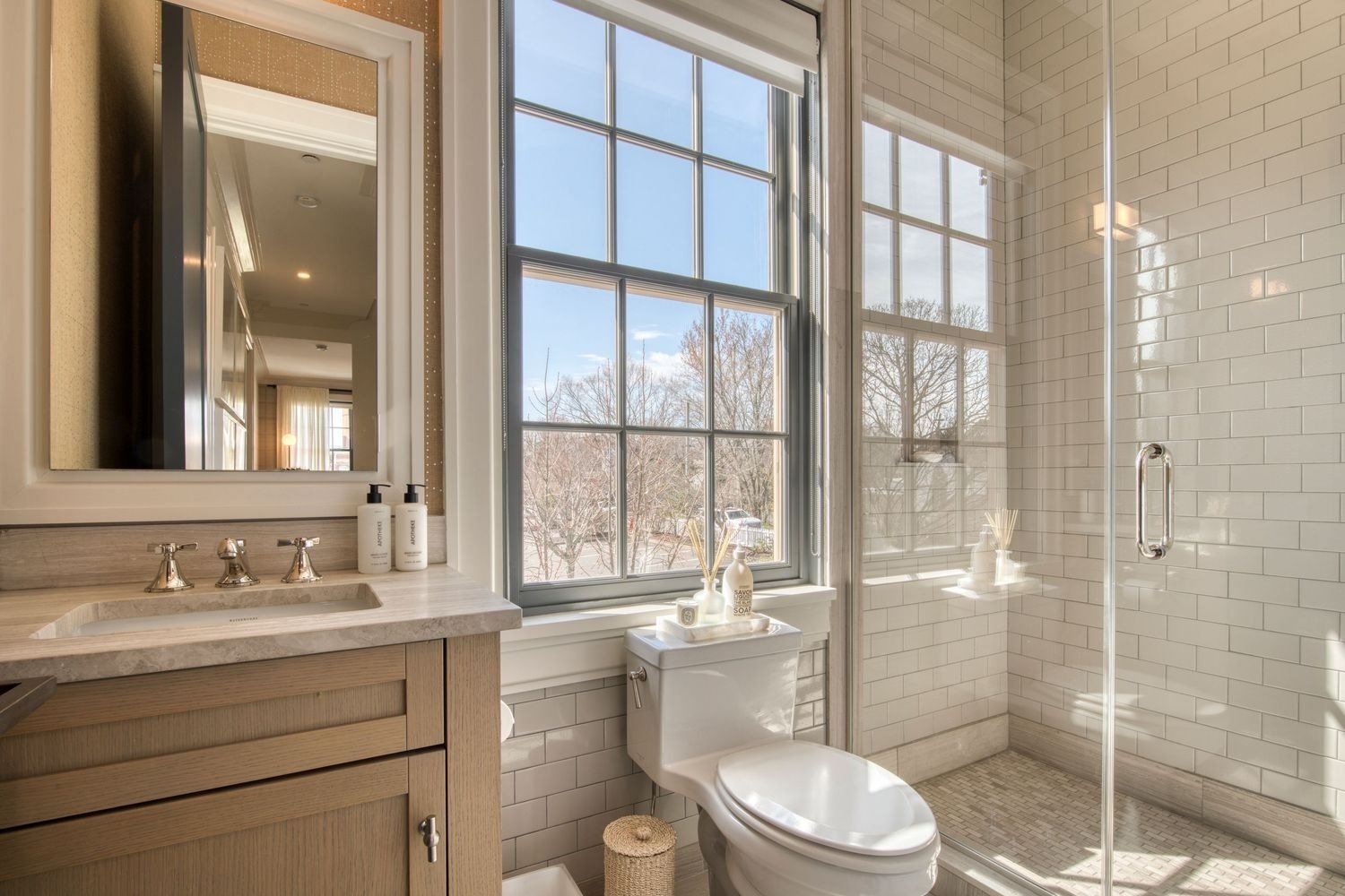 Chic, Unique & Spacious Watchcase Townhouse