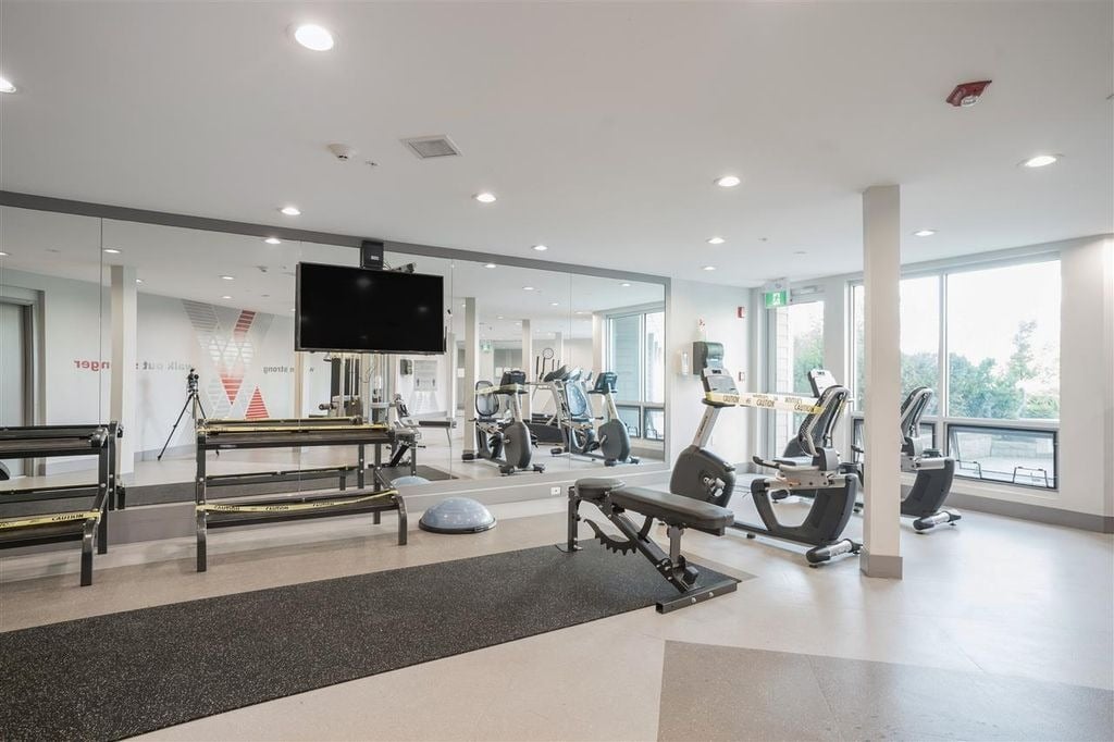 255 W 1st St, #510