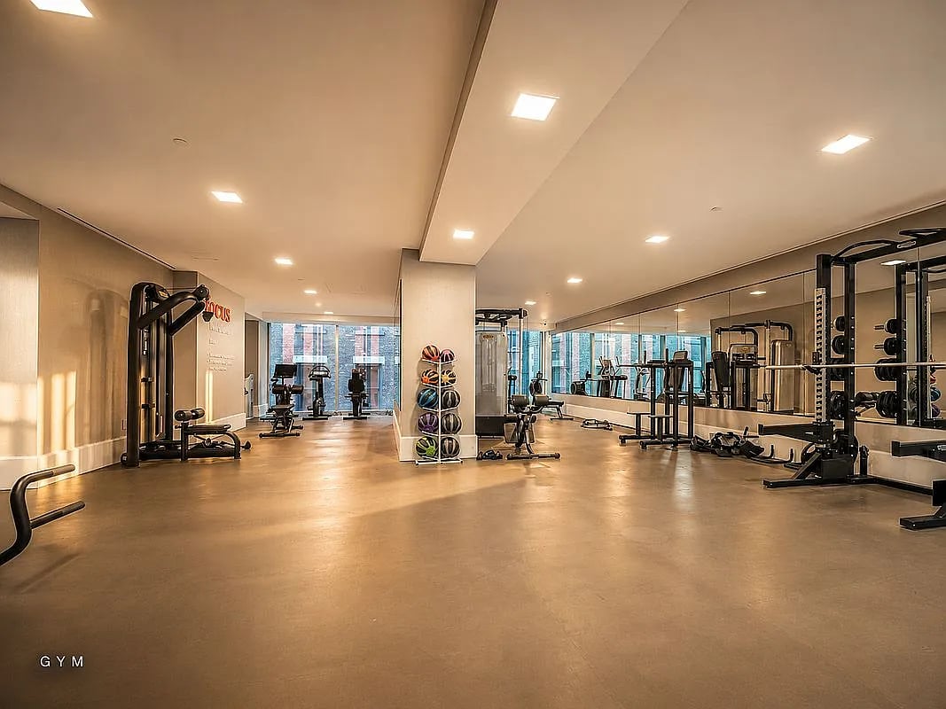 45 E 22nd St #26A