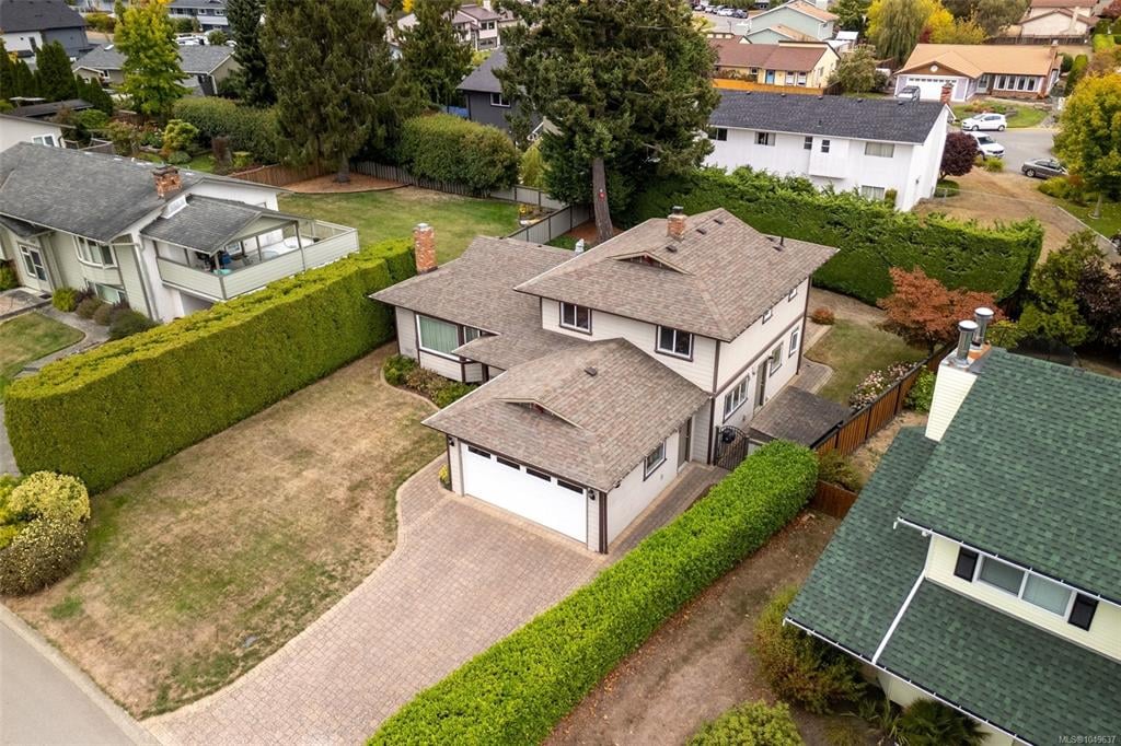 2056 Skyline Cres