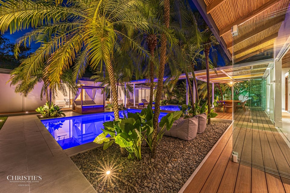 Casa Ohana – Comtemporary Luxury Villa, Steps from the Beach