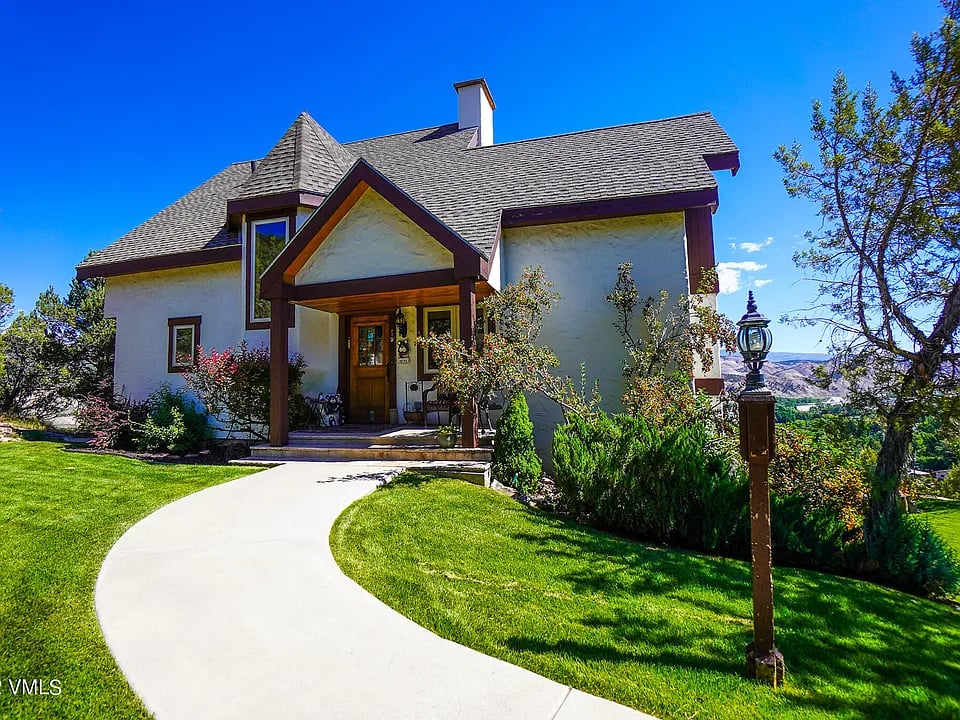 268 Cedar Dr