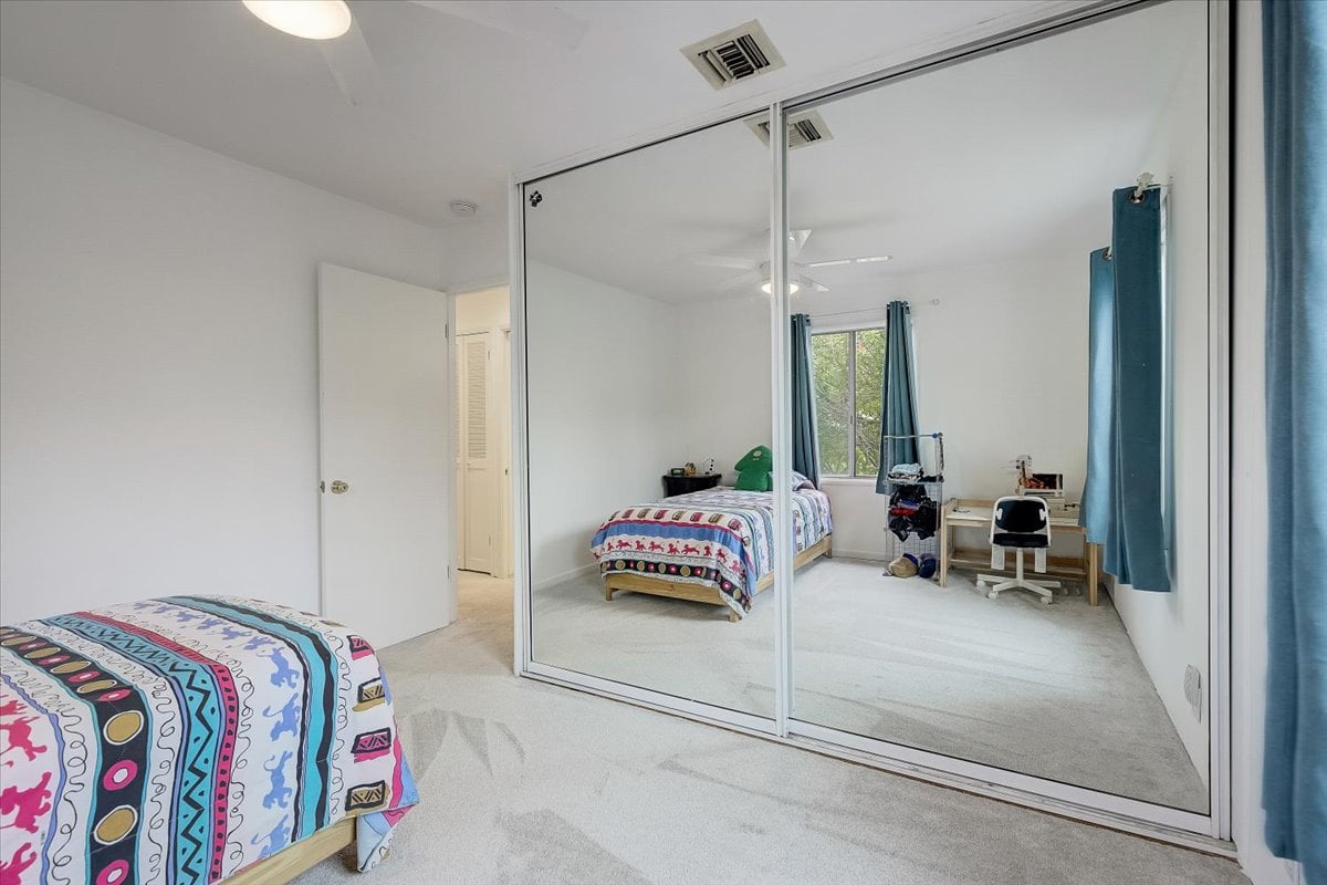 7906 Kittyhawk Ave