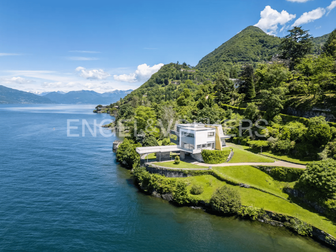 Blockhaus Prestigious Waterfront Villa