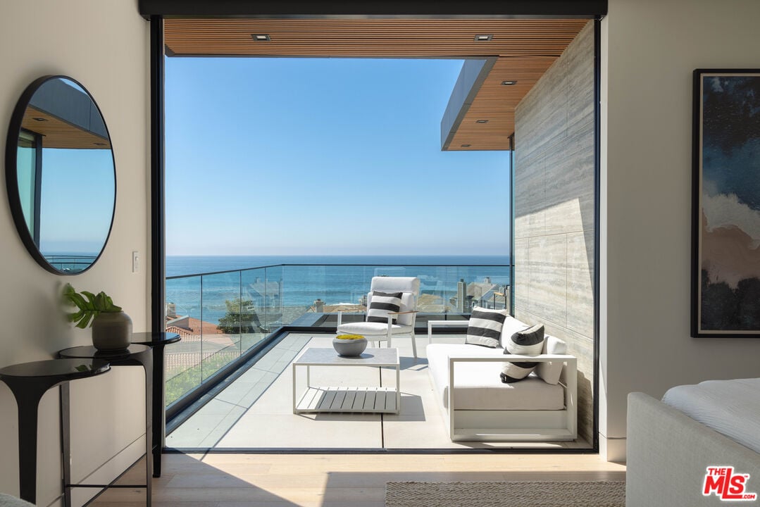 Zenith Horizon, Malibu Rd, 90265