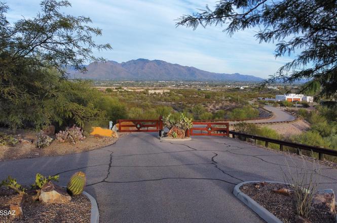 4500 W Placita Roca Chica