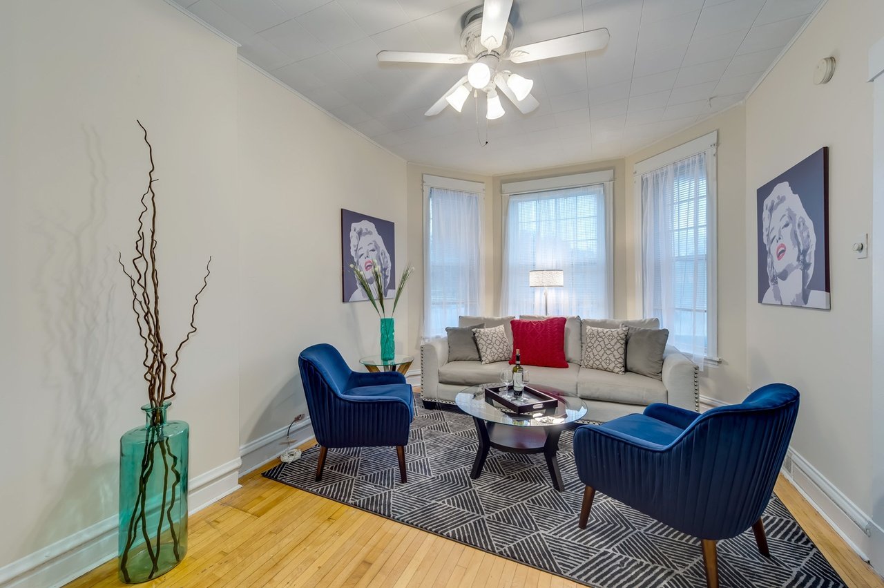 2912 W North Ave
