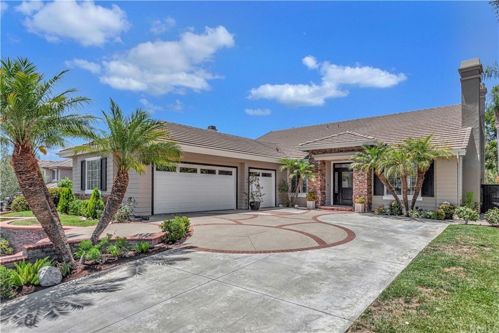 2238 N Azalea Dr