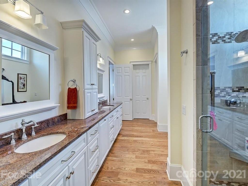 18300 Mainsail Pointe Dr