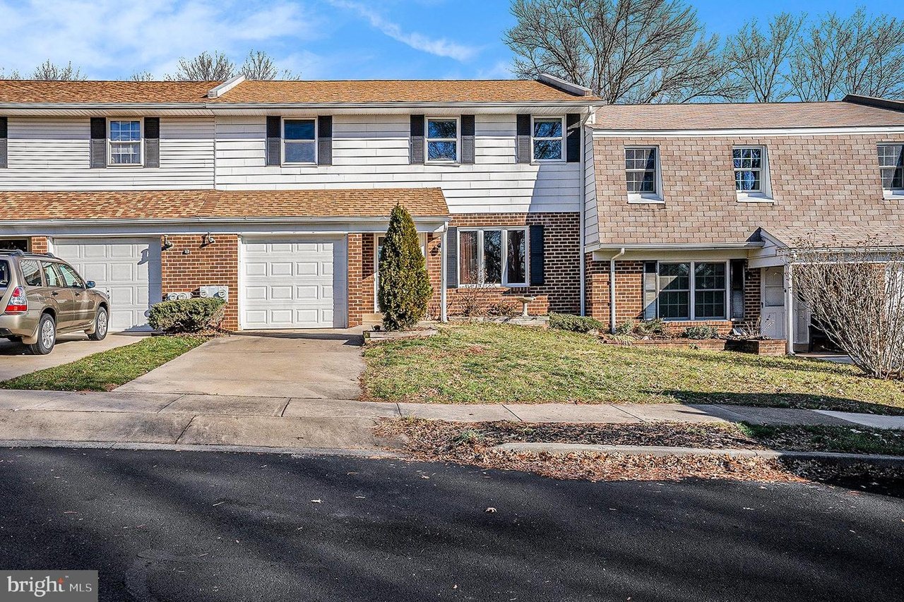 327 Laurel Dr