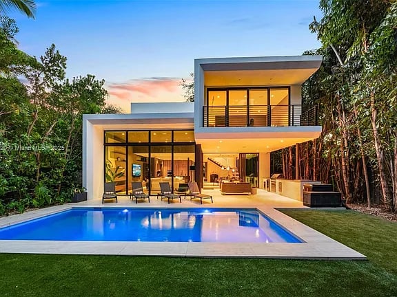 77 SW 18th Terrace 