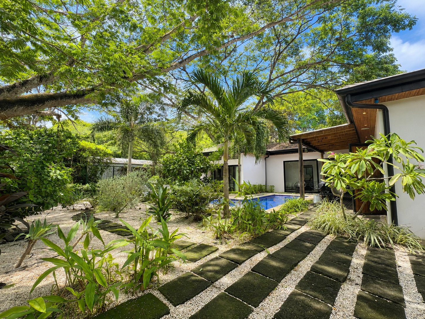 Calle Uno 28 | 3-Bed Modern Tropical Home Minutes from Tamarindo