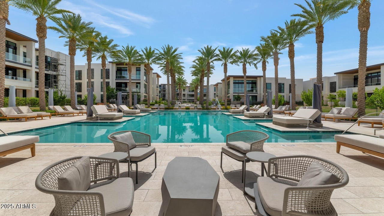 6587 N Palmeraie Blvd, #2007