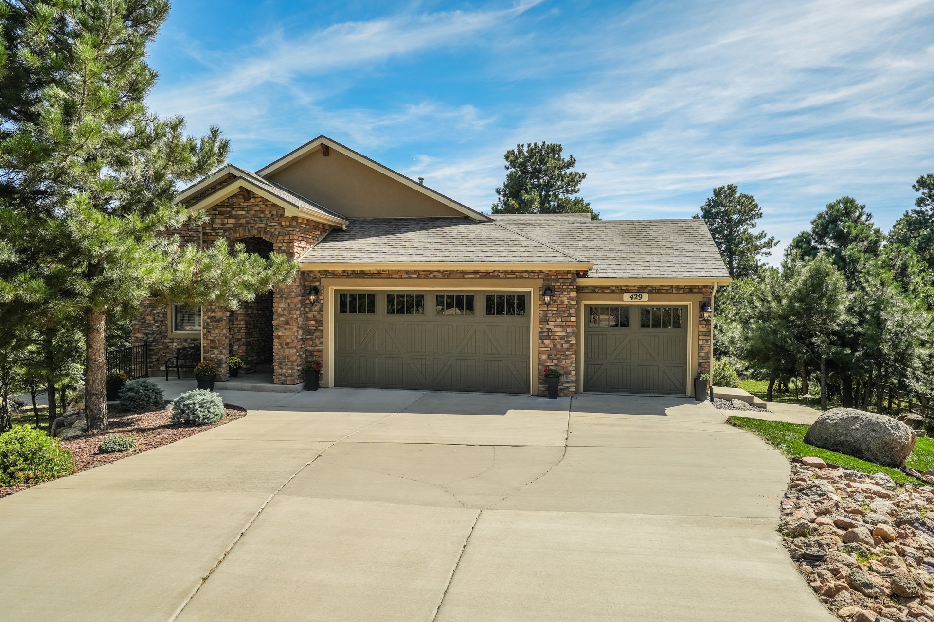 429 Stone Cottage Grove