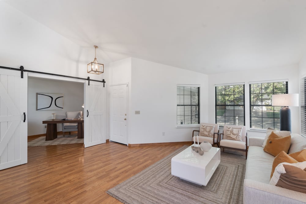 8 Starling Dr