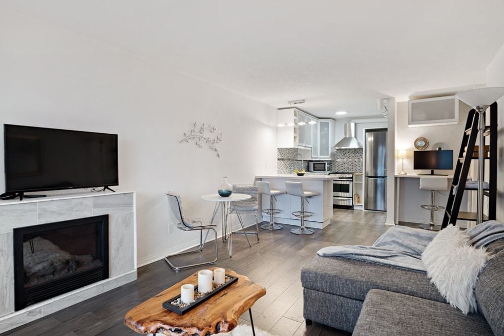 570 E 8th Ave, #306