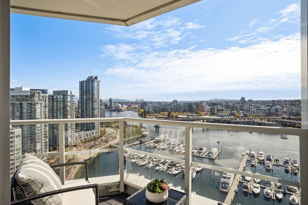 1201 Marinaside Cres, #2505