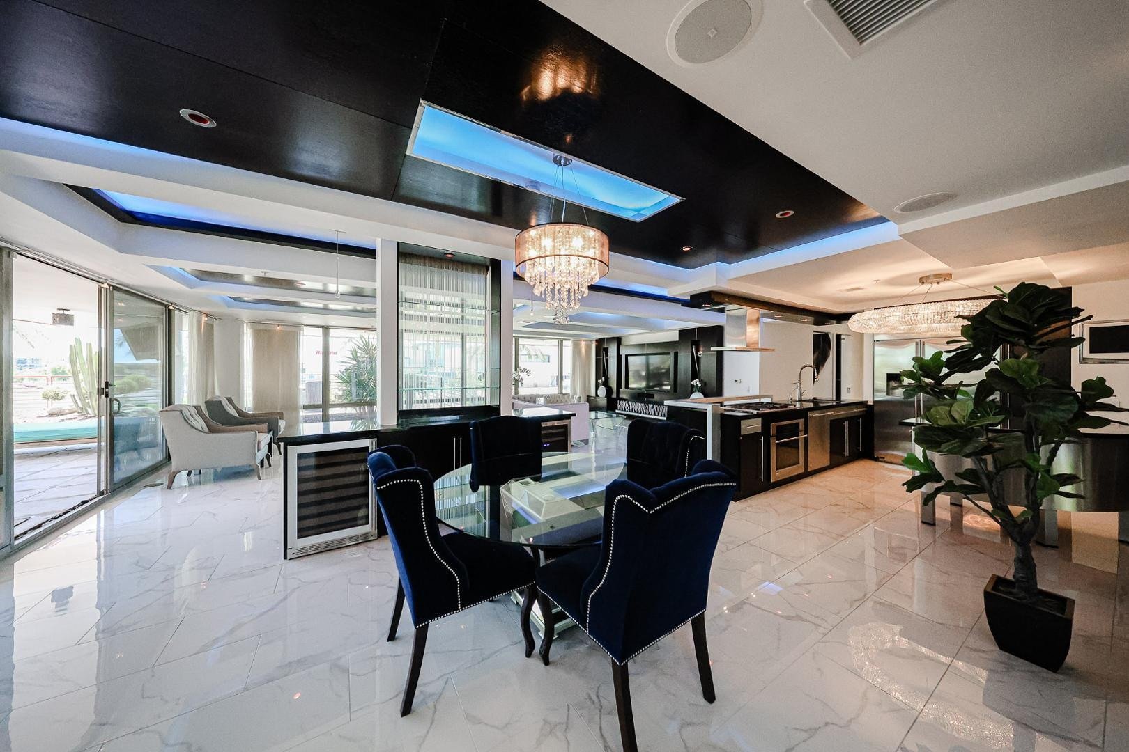7157 E Rancho Vista Dr, #3006