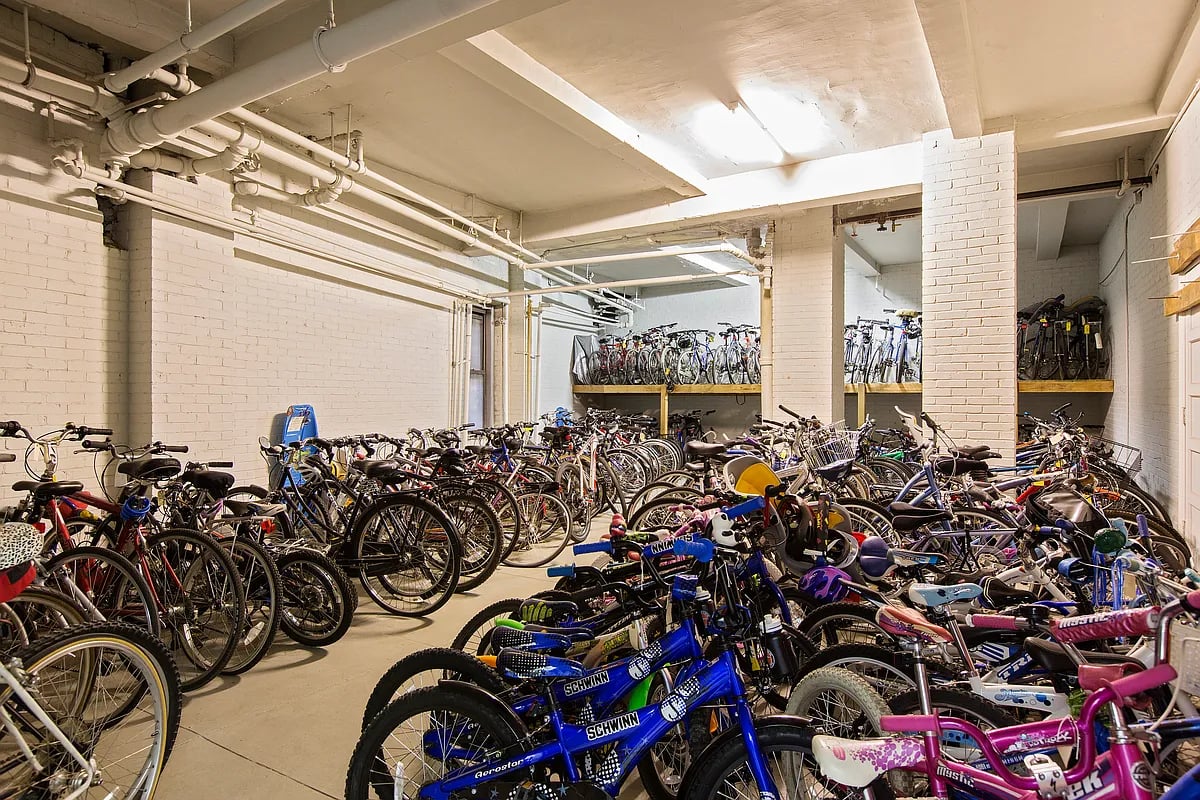 90 Riverside Dr, #12C