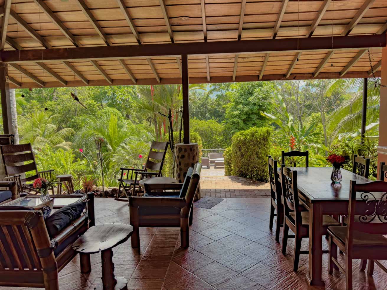 Ojochal Mountain View Home with Pool, Guest House & Gardens