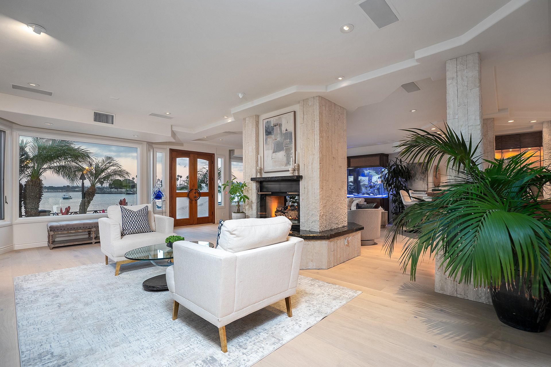 2741 Bayside Walk