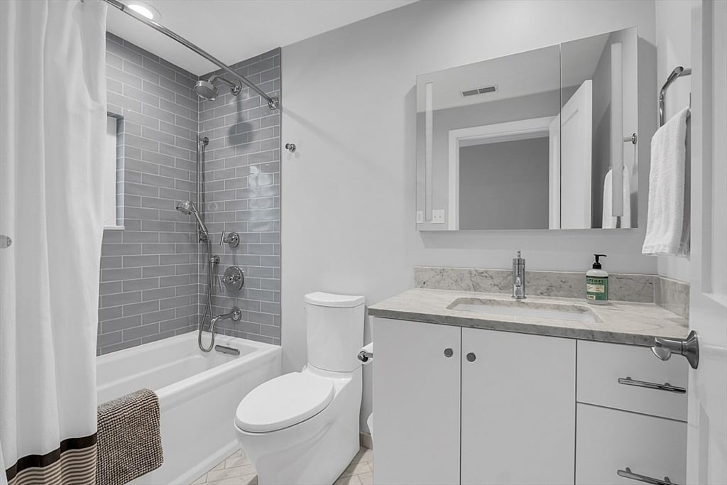 18 Edmonds Rd #18
