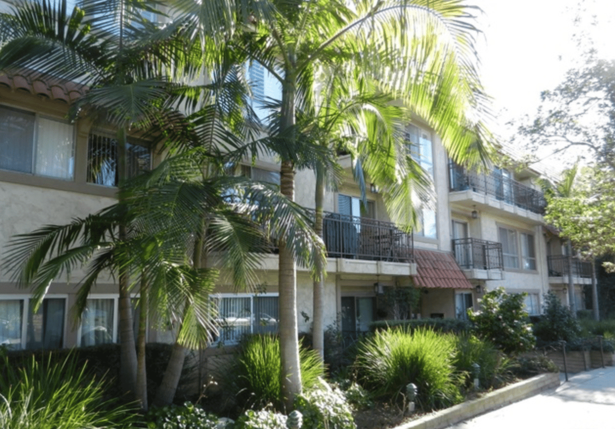 Highly desirable Brentwood location in Casa Montana