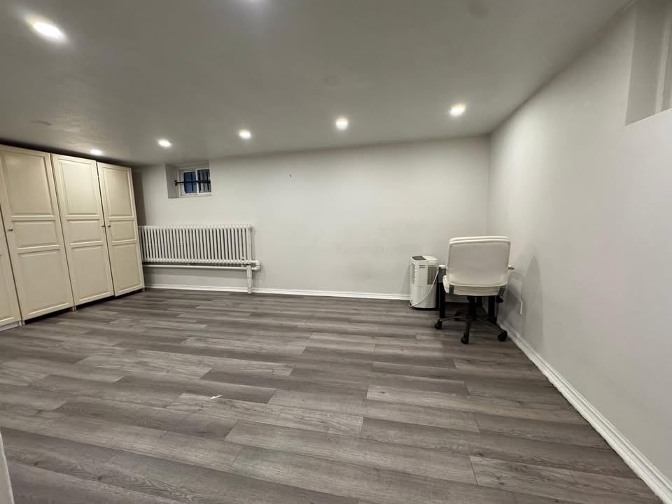 926 Avenue Road Lower