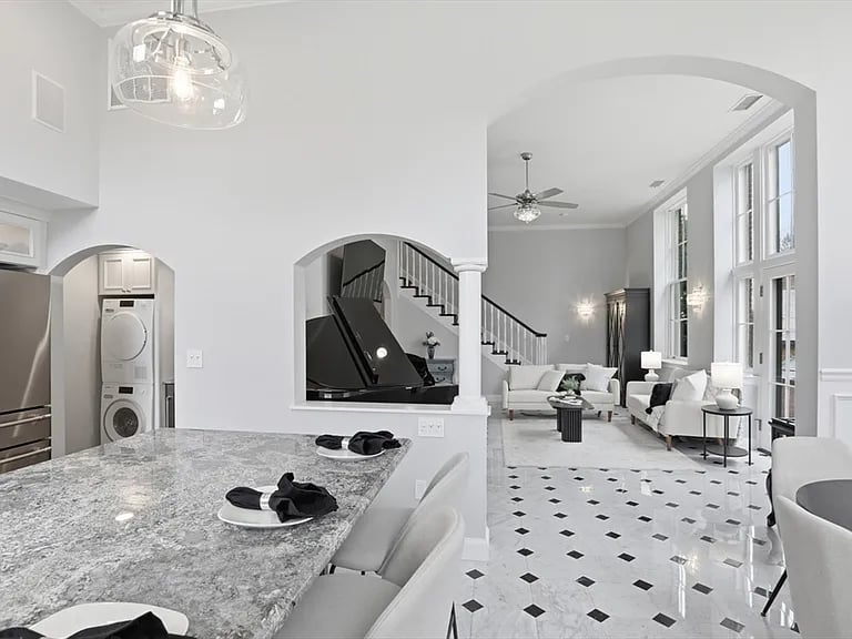 83 Church St APT 15