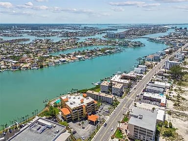 10315 Gulf Blvd #302