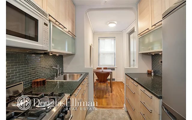 30 Bogardus Place Unit: 3A