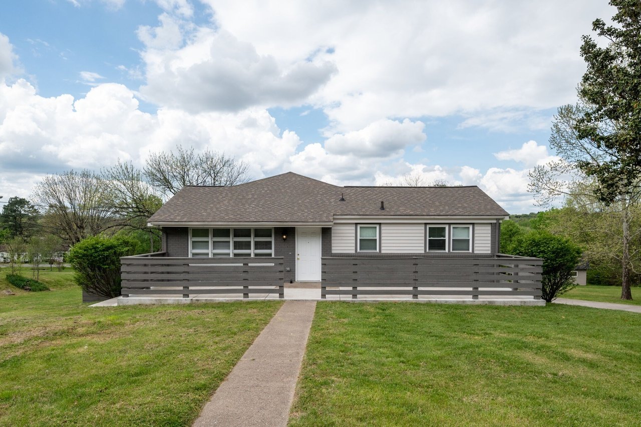 504 Vinson Dr