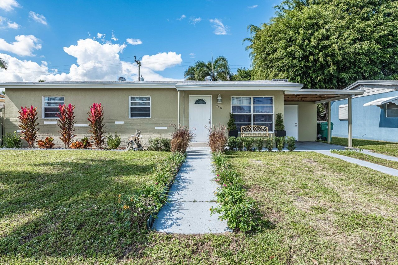 4901 SW 43rd Ter