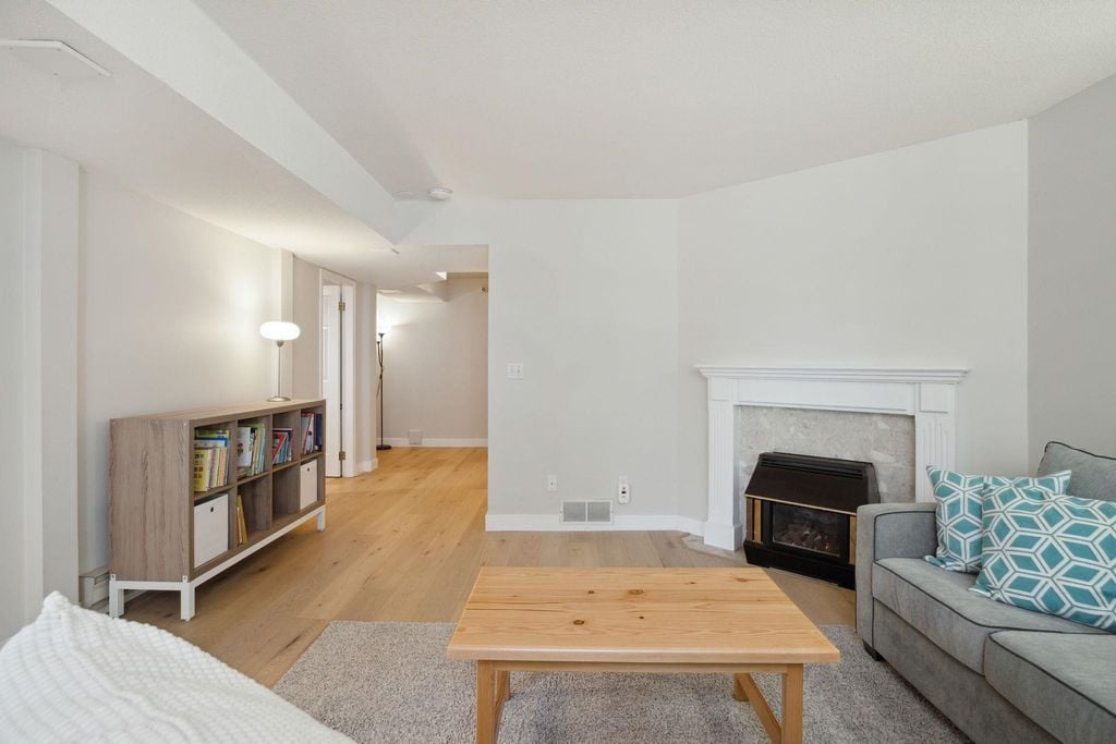 181 Ravine Dr, #20