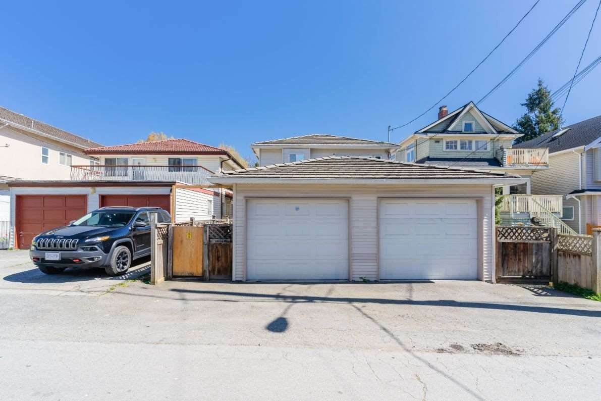 2821 Victoria Dr