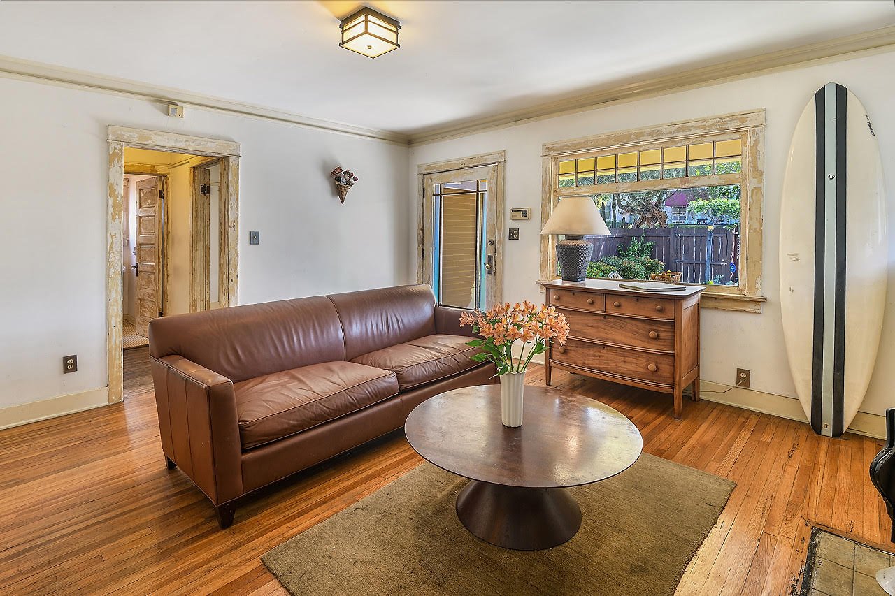901 N Orange Grv