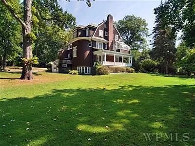 1 Duck Pond Rd