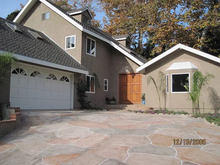 5861 Bonsall Dr