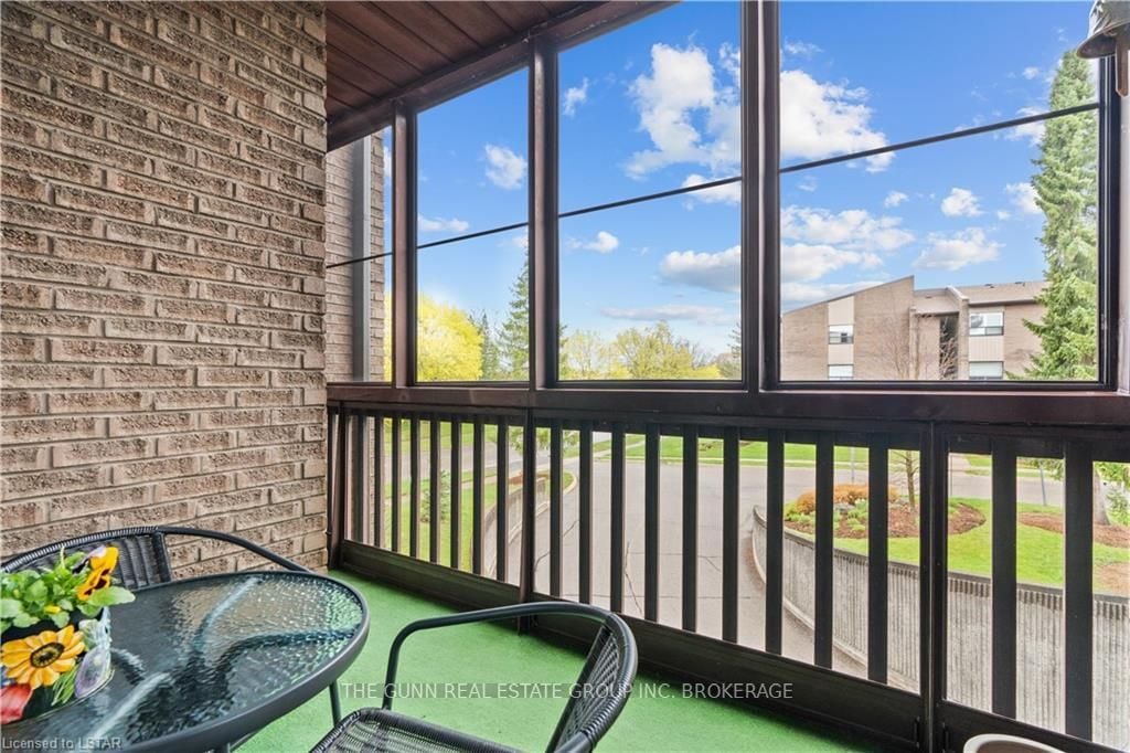 300 Everglade Cres 22
