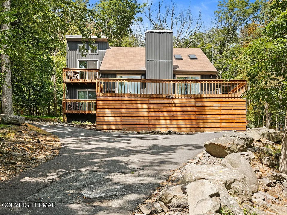 335 Saunders Dr